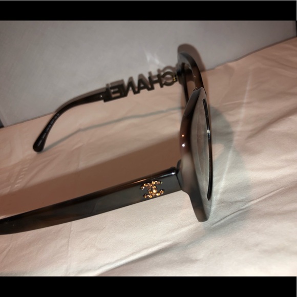 Square Channel Sunglasses - Picture 9 of 17